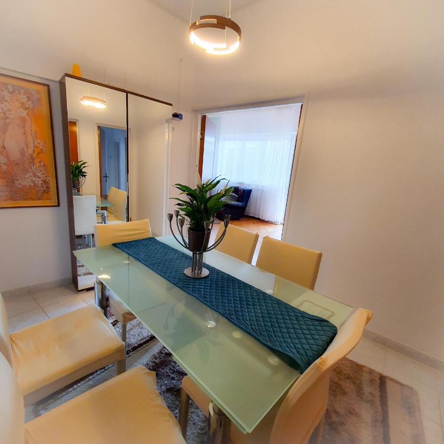 City Center Apartment Bukarest Exteriör bild